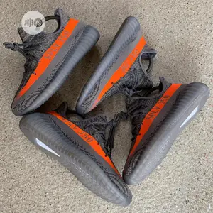 Top Quaality Adidas Yeezy Sneakers