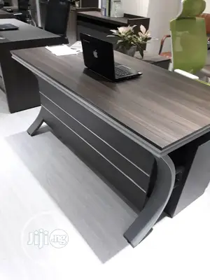 2meter Executive Table