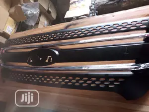 Front Grille Explorer 2011-2014