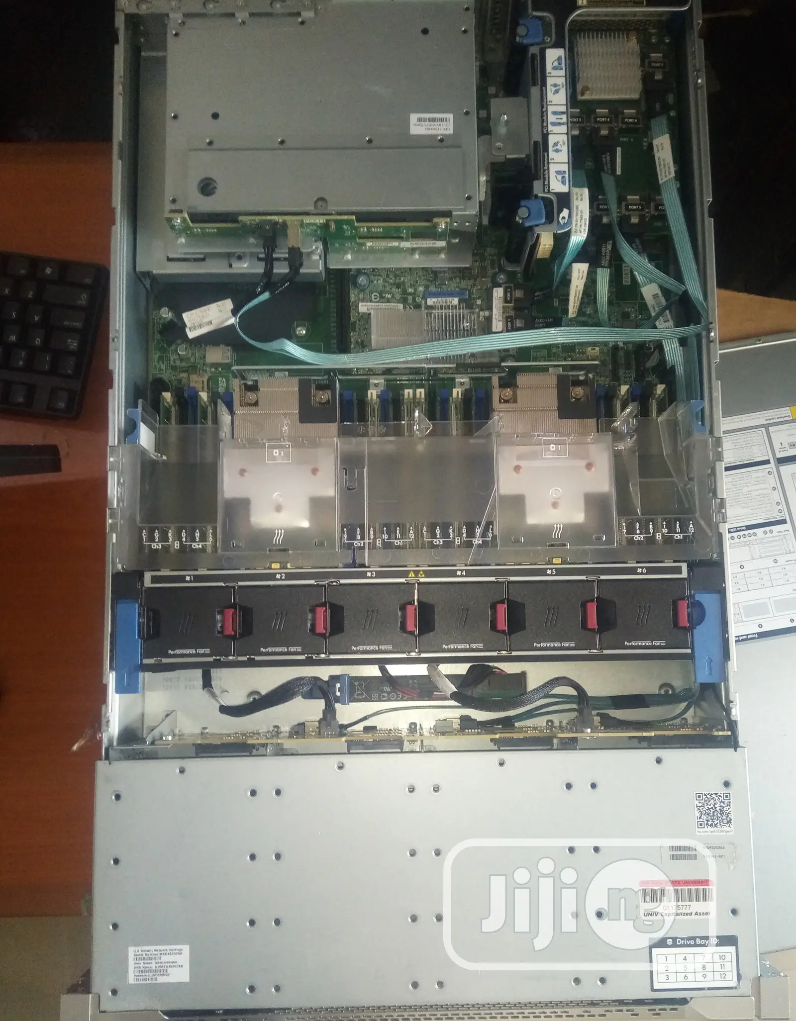Server HP ProLiant DL 32GB Intel Xeon HDD 2T