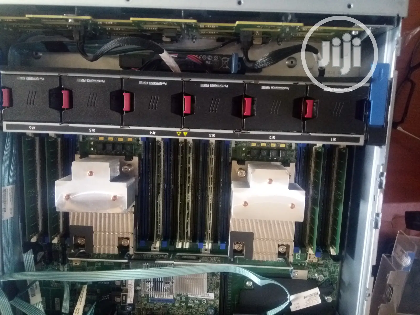 Server HP ProLiant DL 32GB Intel Xeon HDD 2T