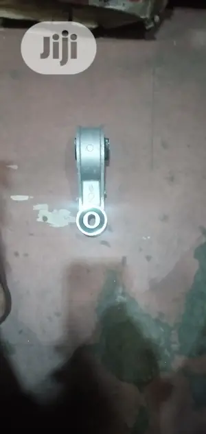 Upper Engine Seat Nissan Altima 2015