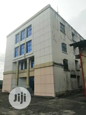 Ultra Modern Office Complex and Warehous Facility Porthacort