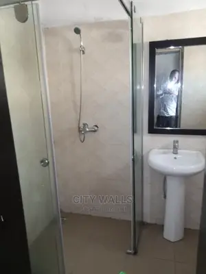 Mini Flat in Chevron for rent