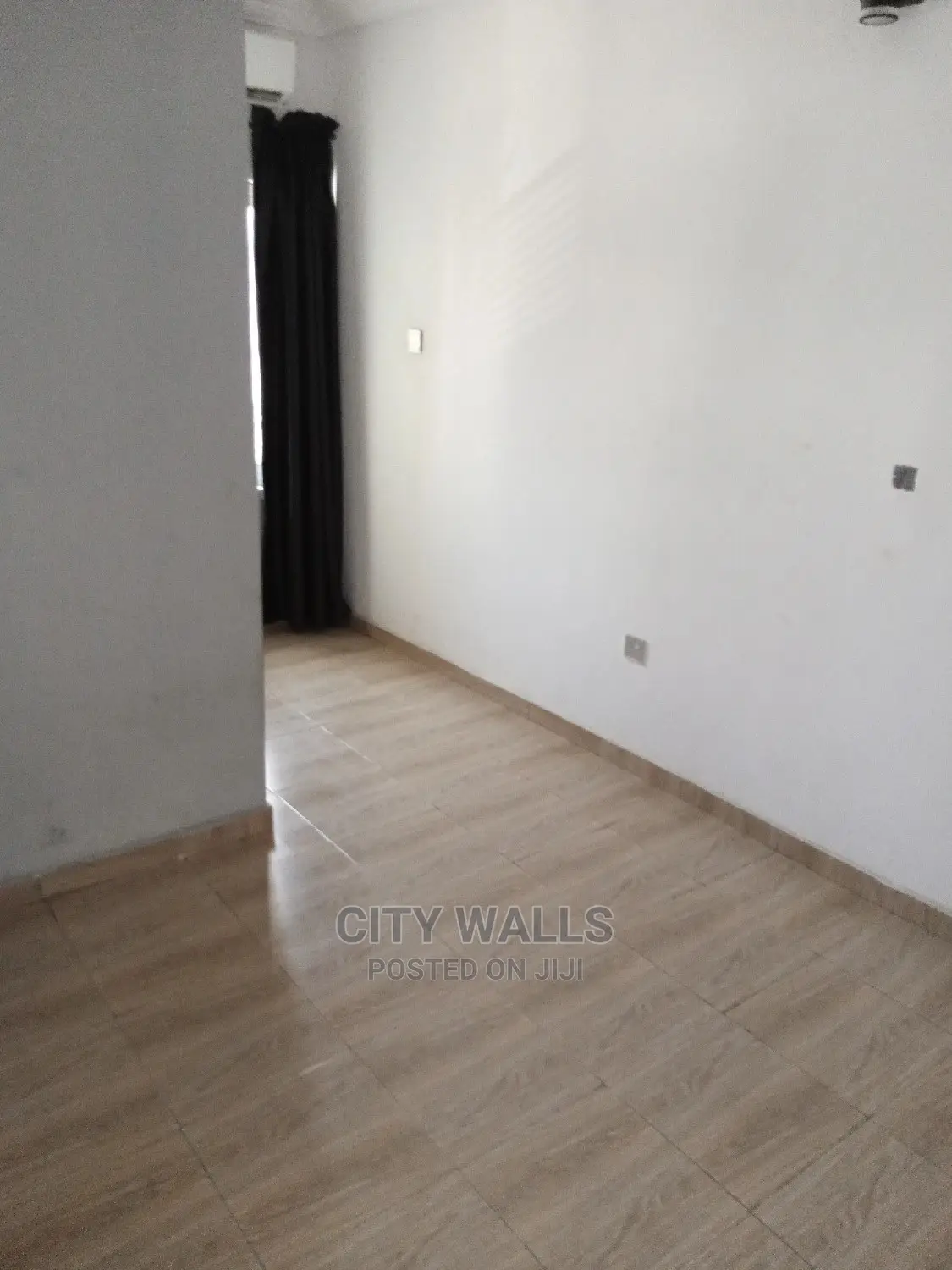 Mini Flat in Chevron for rent