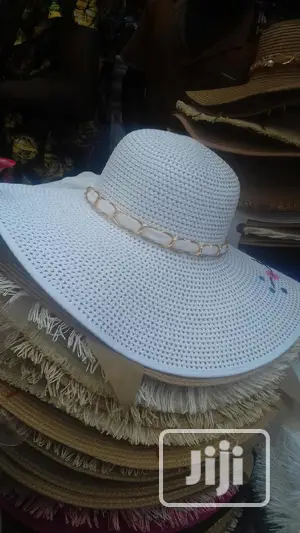 Beauties Beach Hat