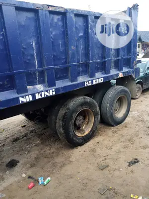 Mack Tipper R Model