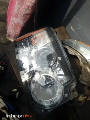 Headlamp Land Rover Lr4