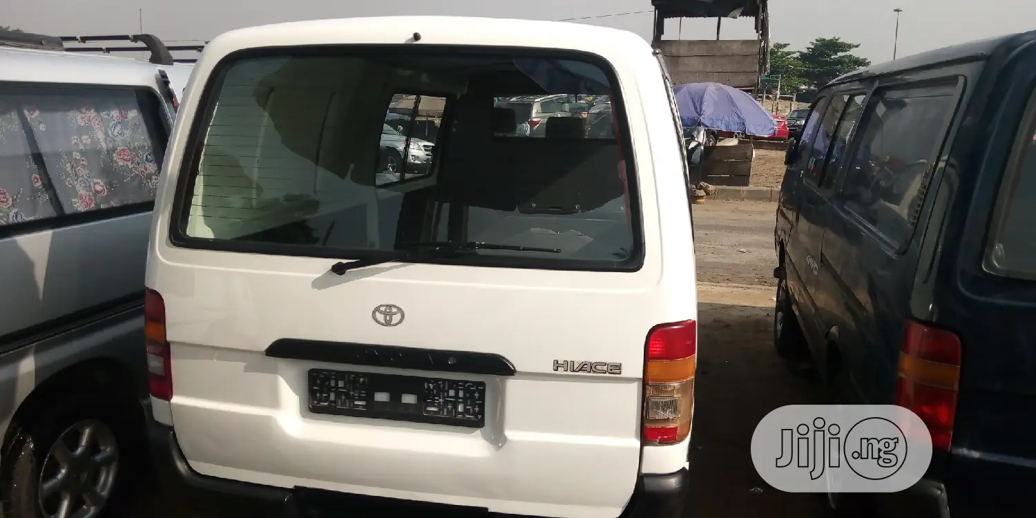 Toyota HiAce 2003 White
