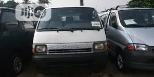 Toyota HiAce 2003 White