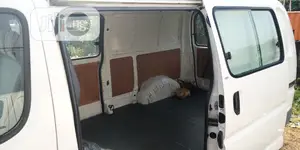 Toyota HiAce 2002 White