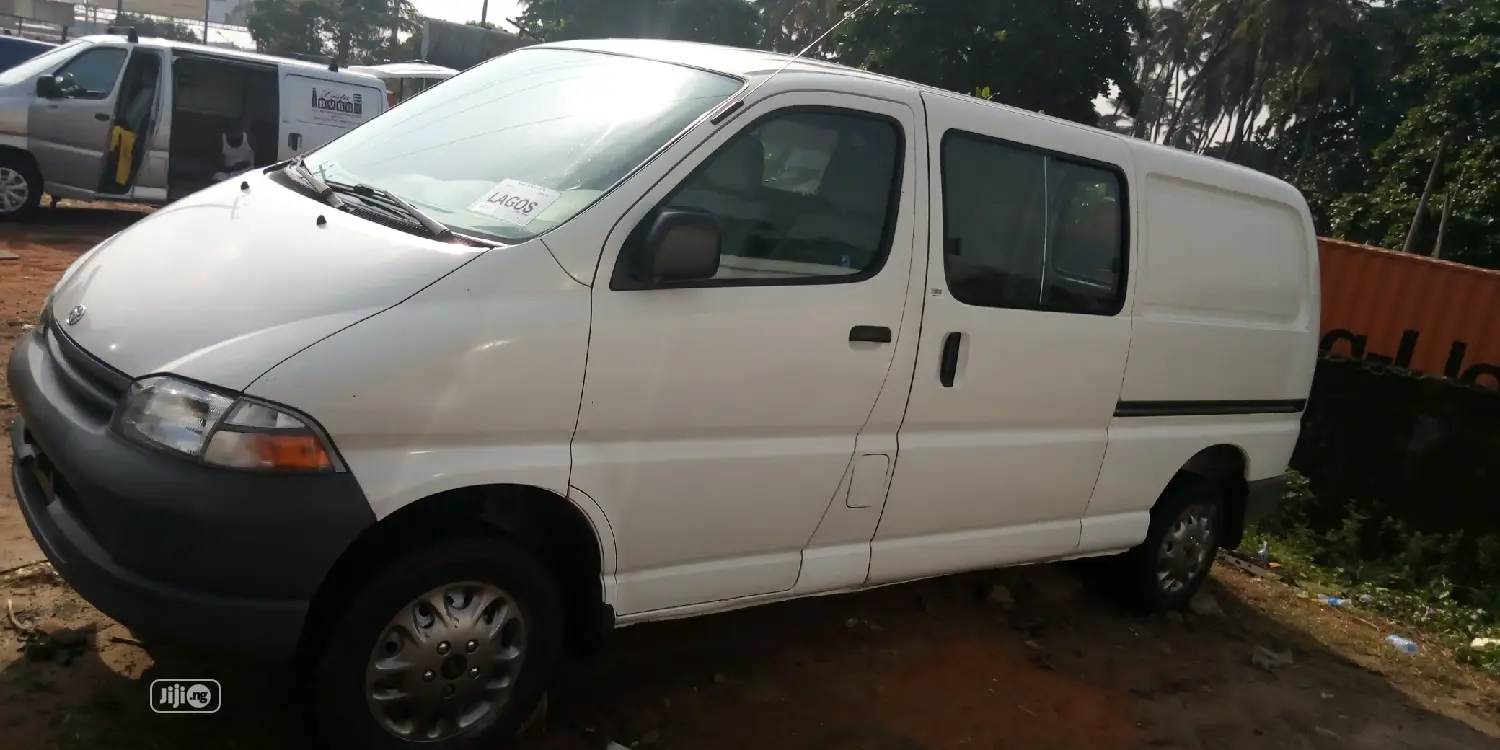Toyota HiAce 2002 White