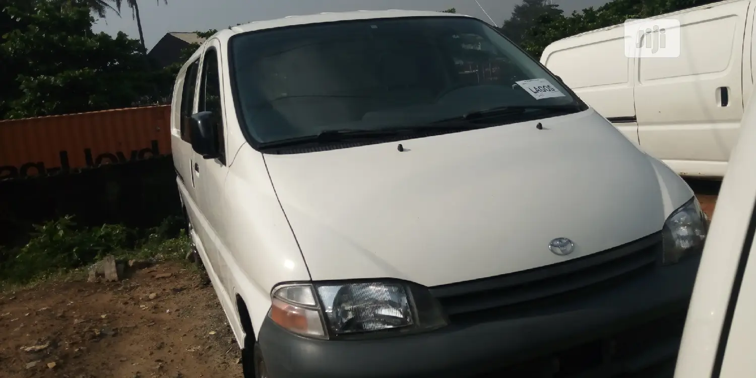Toyota HiAce 2002 White
