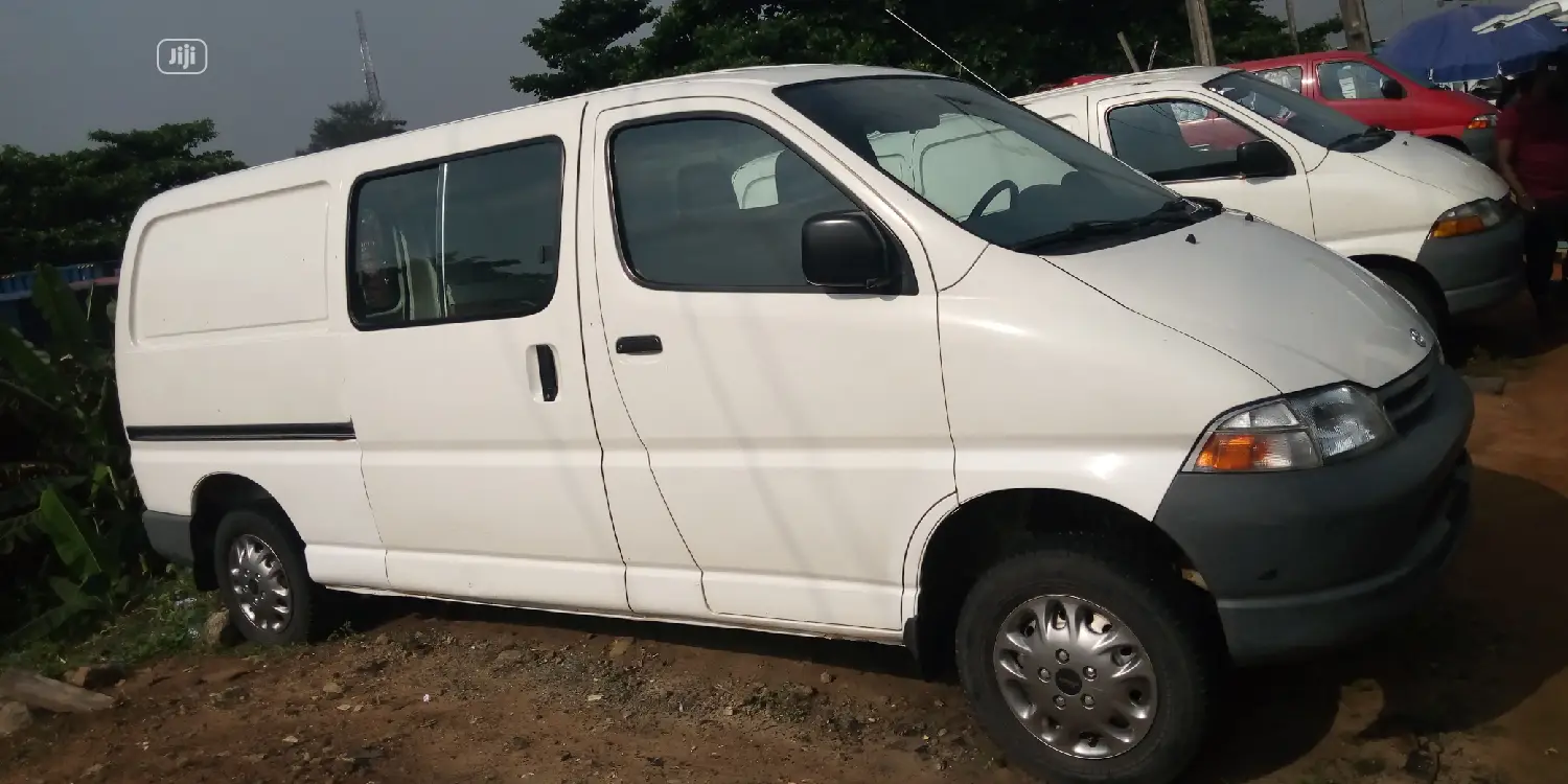 Toyota HiAce 2002 White