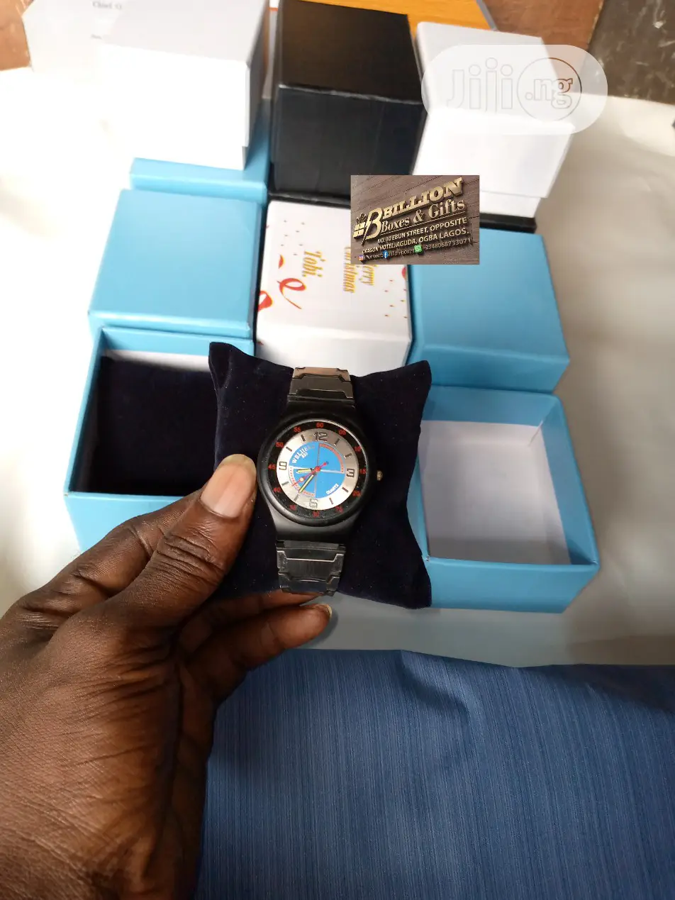 Nice Wrist Watch Boxes With Inner Pillow for the Watch