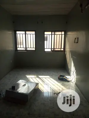 4bdrm Duplex in Chevron for rent