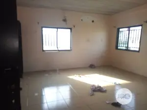 4bdrm Duplex in Chevron for rent