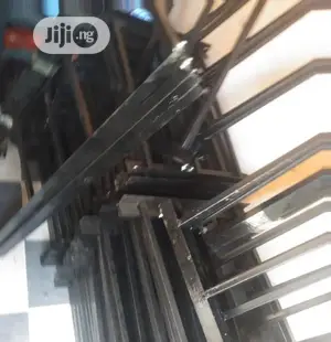 Battery Rack for 8 Solar Battery
