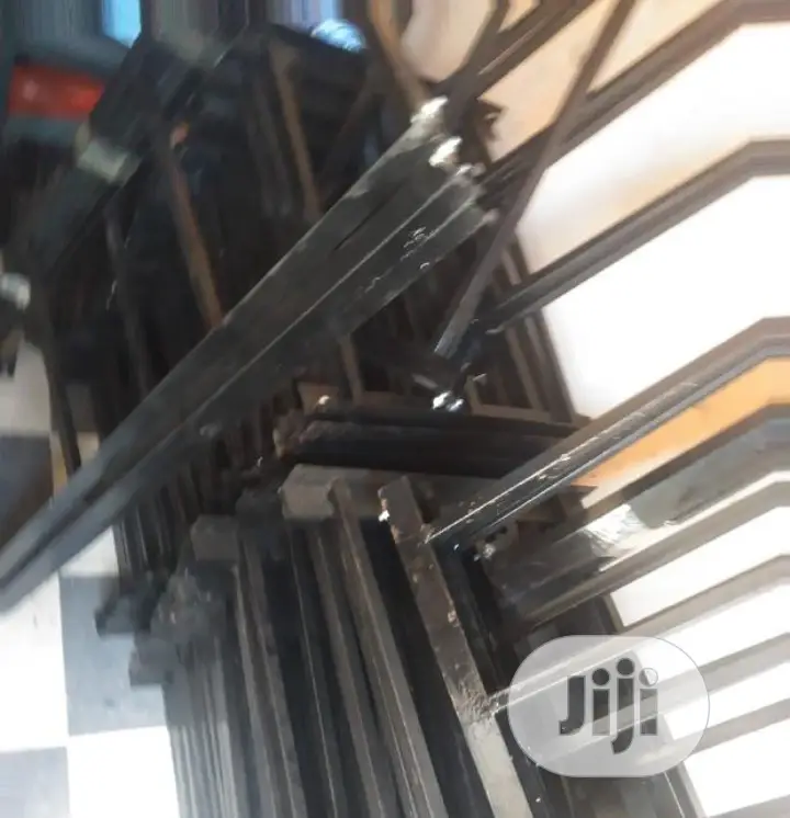 Battery Rack for 8 Solar Battery