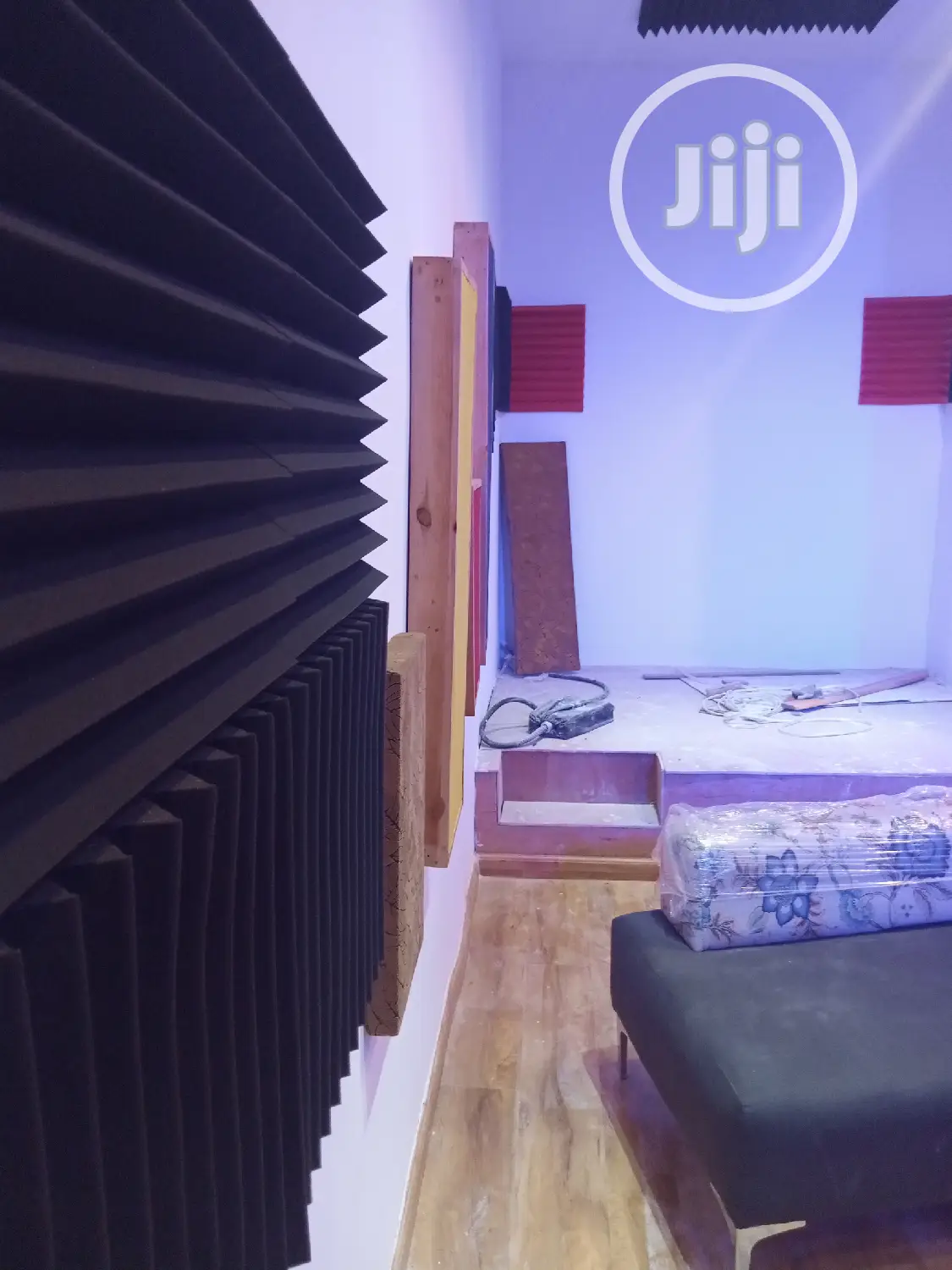 Live Studio Soundproof, Studio Padding