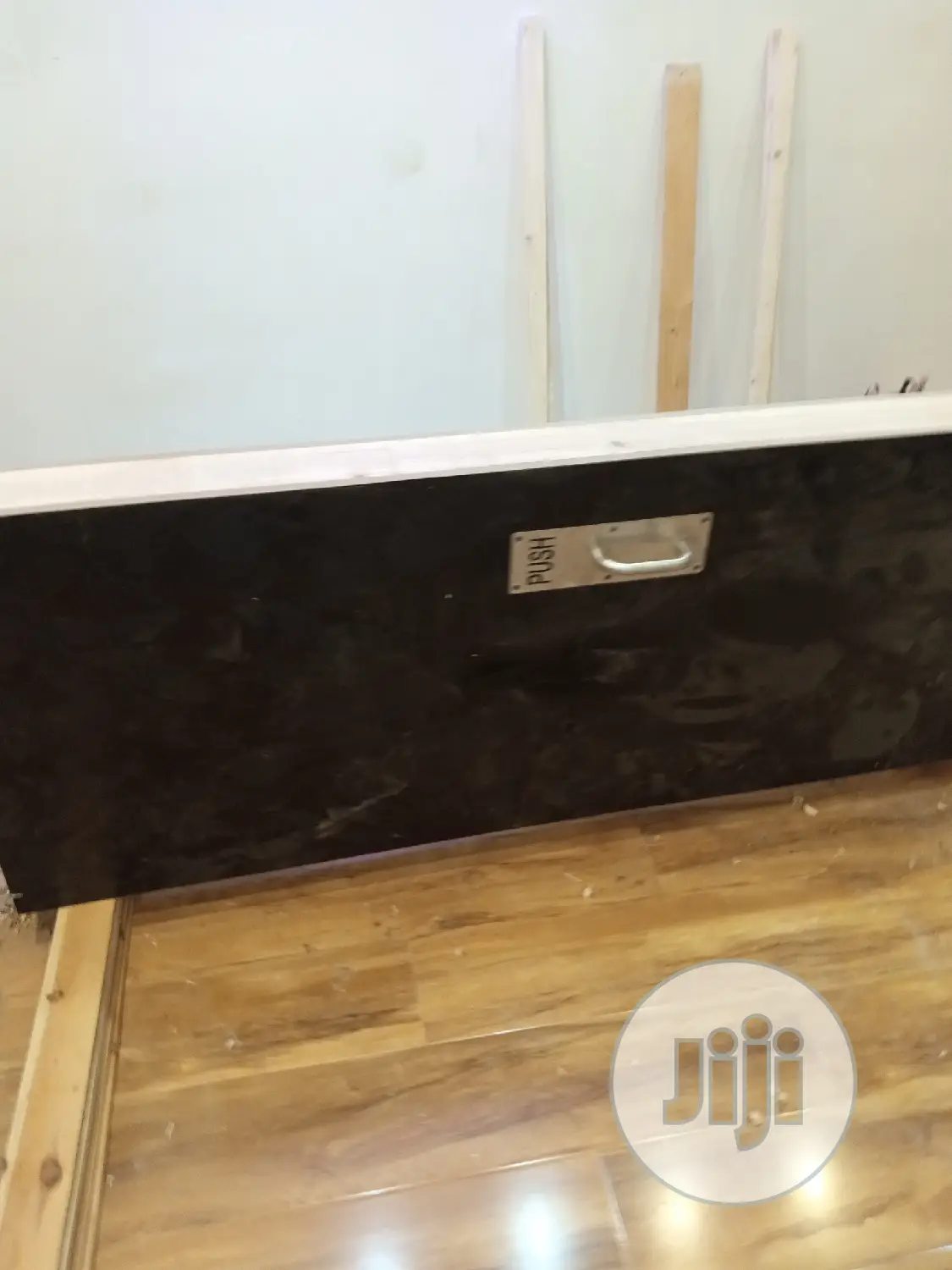 Live Studio Soundproof, Studio Padding