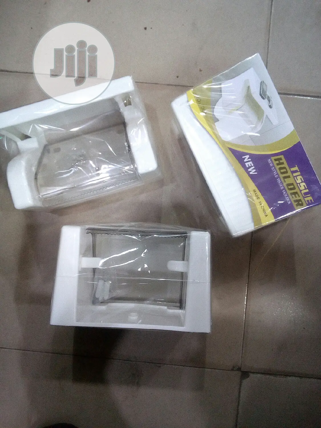 Tissue Holder With Base