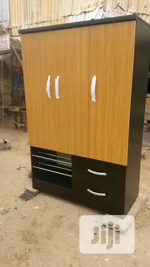 4/6 Wardrobes Master Bedroom