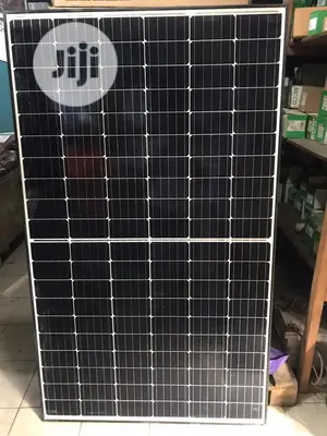 Quality 300W Mono Crystalline Solar Panel.