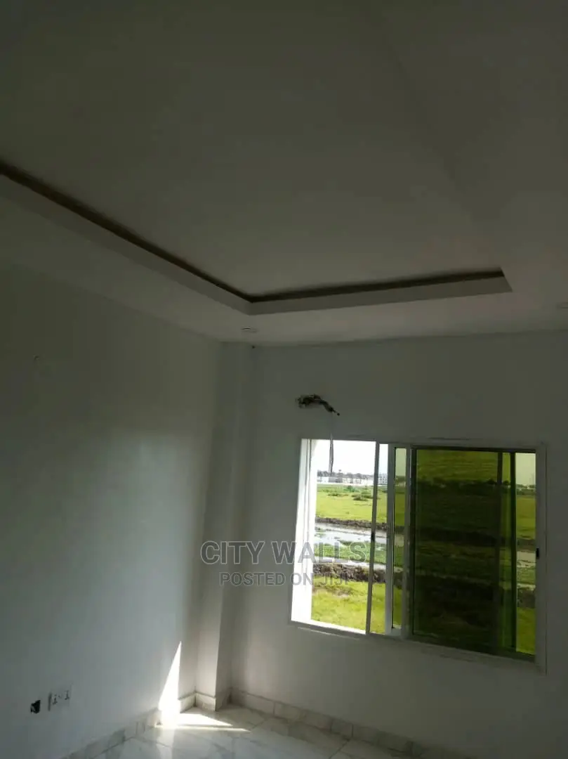 1bdrm Room & Parlour in Chevron for rent
