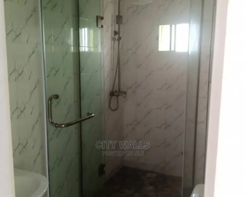 1bdrm Room & Parlour in Chevron for rent
