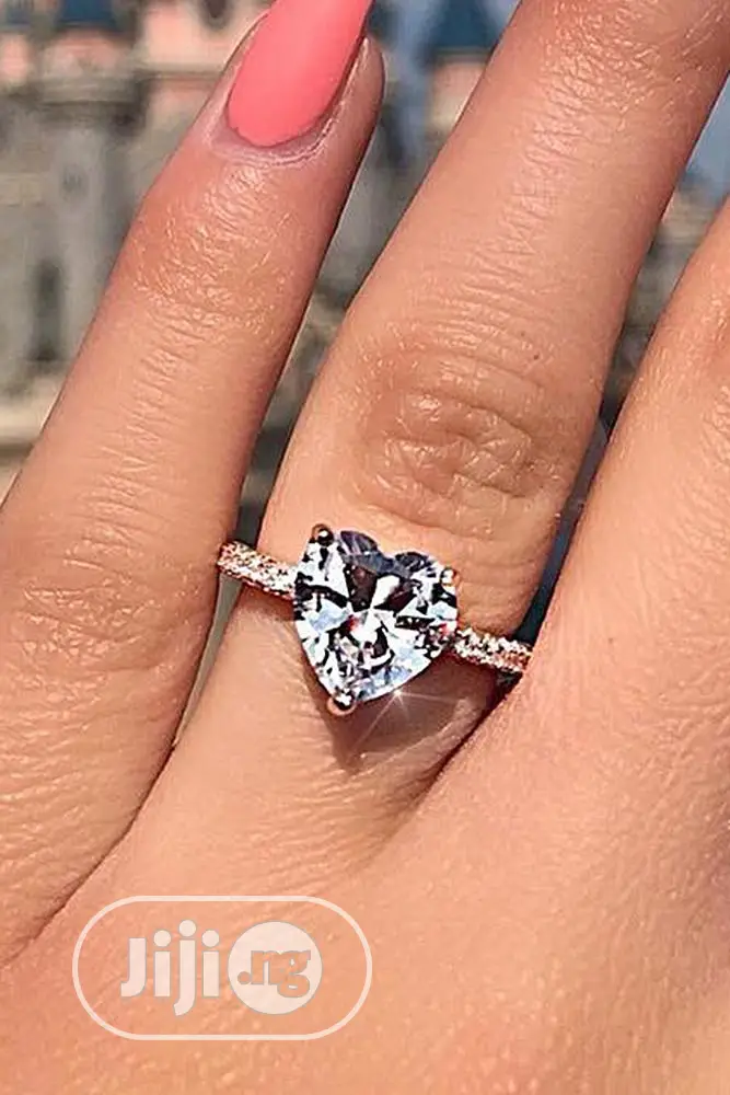 Splendid Heart Stone Proposal/Engagement Ring - Silver