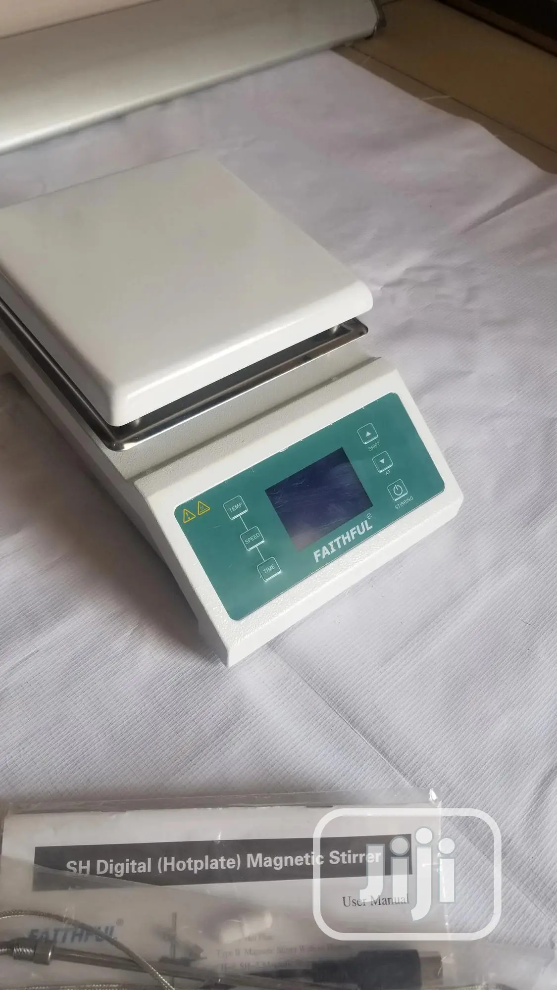 Digital Hot Plate With Magnetic Stirrer