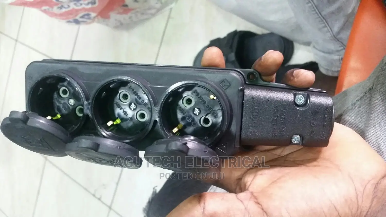 16A 2pin 3way Socket