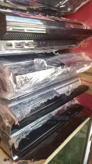 Uk PS3 With Games Downloaded With Full Accessories