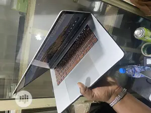 Laptop Apple MacBook 2019 16GB Intel Core I9 SSD 512GB