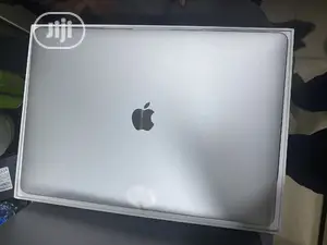 Laptop Apple MacBook 2019 16GB Intel Core I9 SSD 512GB