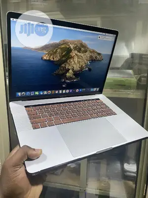 Laptop Apple MacBook 2019 16GB Intel Core I9 SSD 512GB