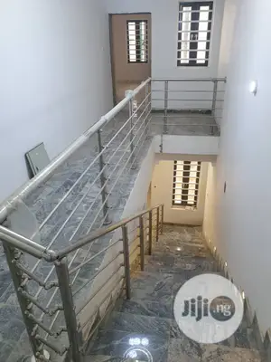 S5 Staircase Lining
