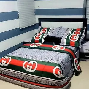 Bedsheet(6x6) and Pillow Cases(4)