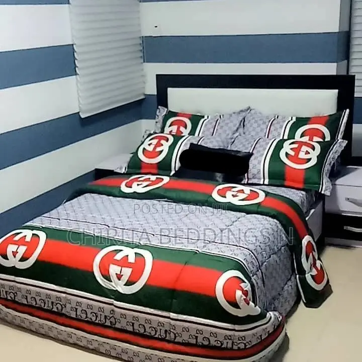 Bedsheet(6x6) and Pillow Cases(4)