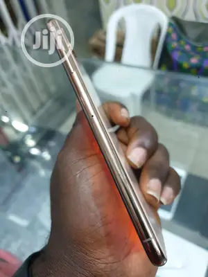 Apple iPhone XS Max 64 GB Gold