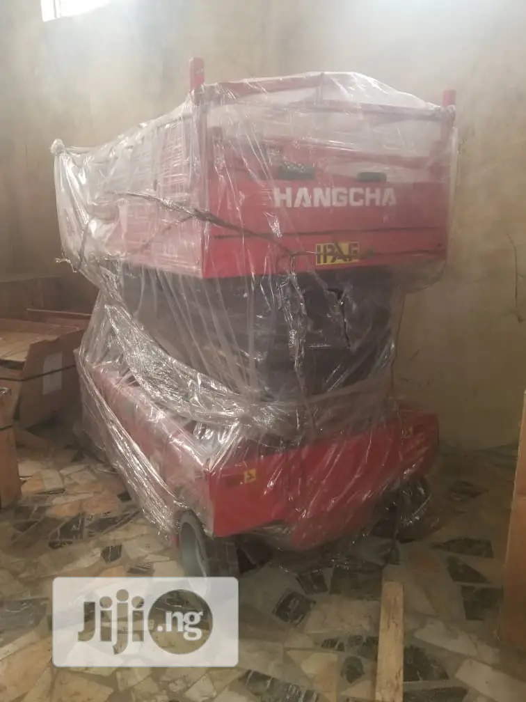 Selfpropelled Scissors Lift