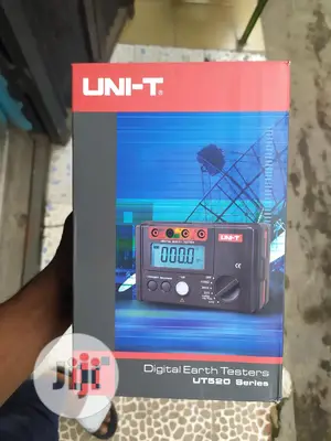 UNI-T Digital Earth Resistance Tester