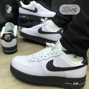 *Nike Airforce 1 Lv8 “White/Black”