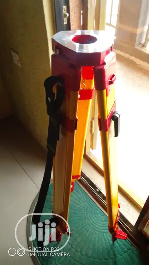 Double Lock Wooden Tripod For Total Station