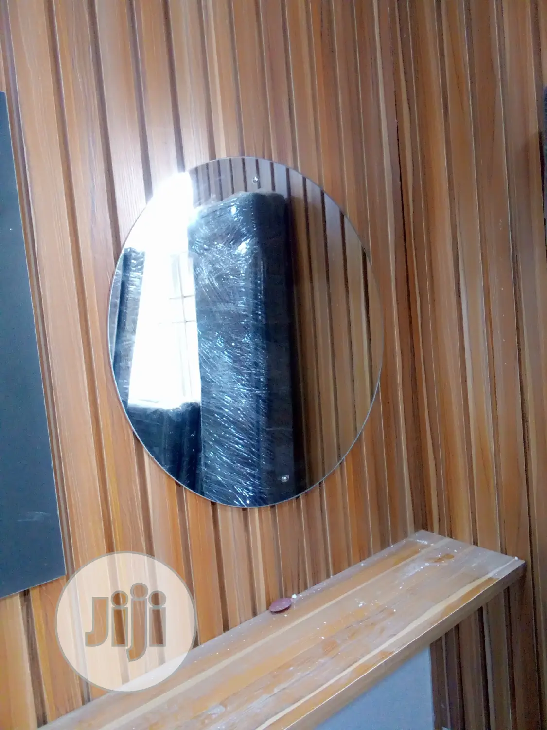 Round Mirror