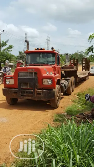 Low Loader Trailer Service