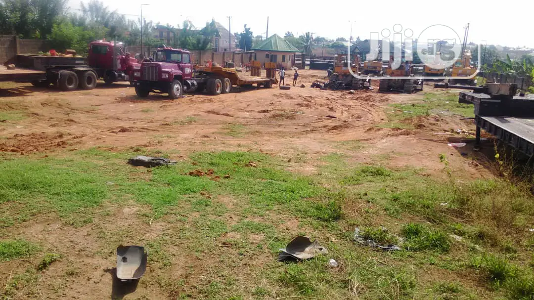 Low Loader Trailer Service
