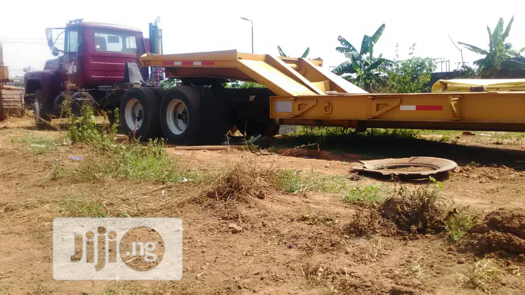 Low Loader Trailer Service