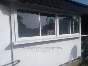 Gerald Roofed Containers